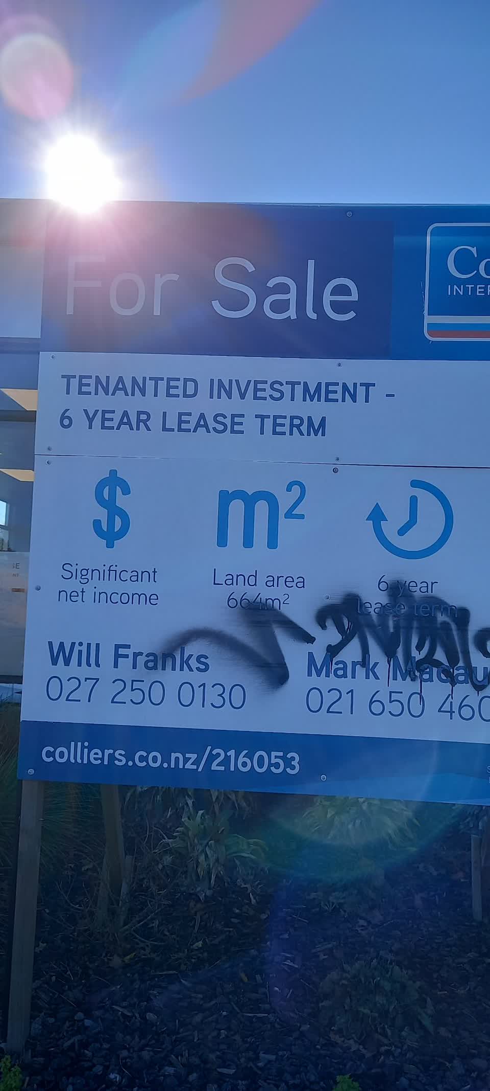 The photograph attached to this graffiti report