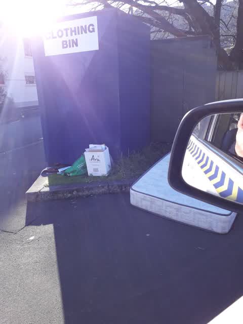 Rubbish/Recycling, a report photo