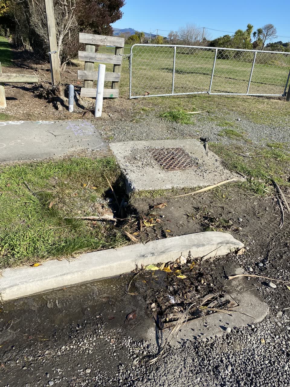 The photograph attached to this roading/streets report