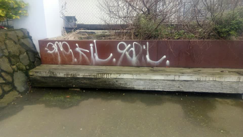 The photograph attached to this graffiti report
