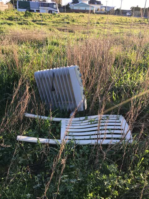 Rubbish/Recycling, a report photo