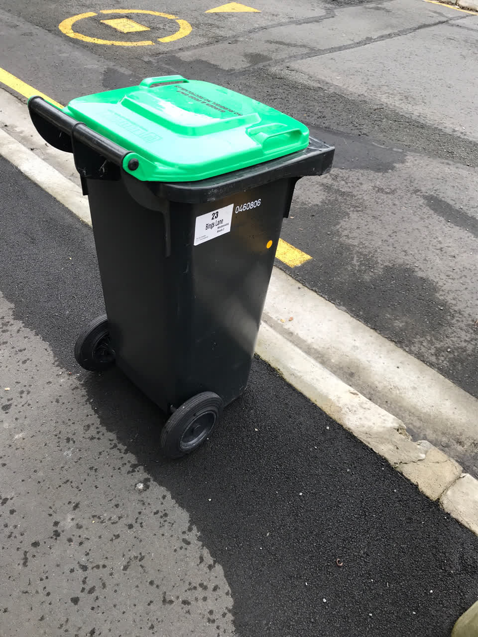 The photograph attached to this rubbish/recycling report