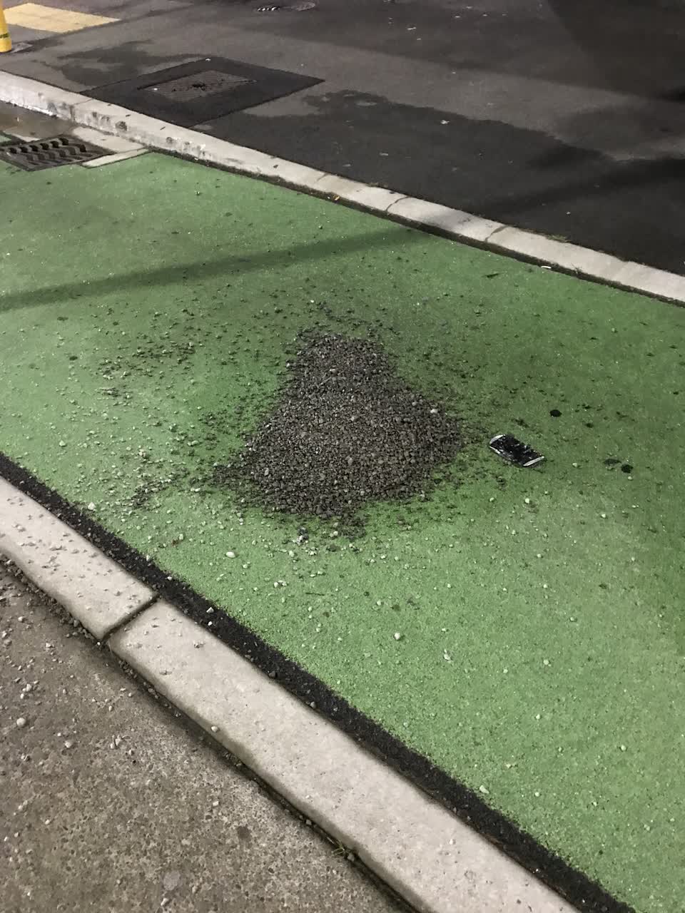 The photograph attached to this roading/streets report