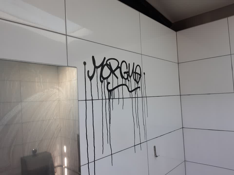 The photograph attached to this graffiti report