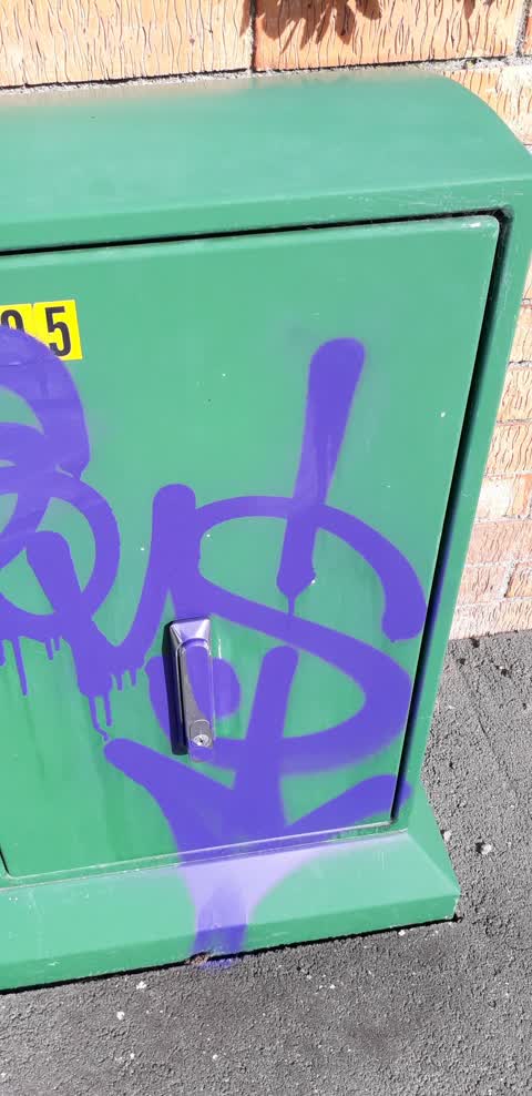 Graffiti, a report photo