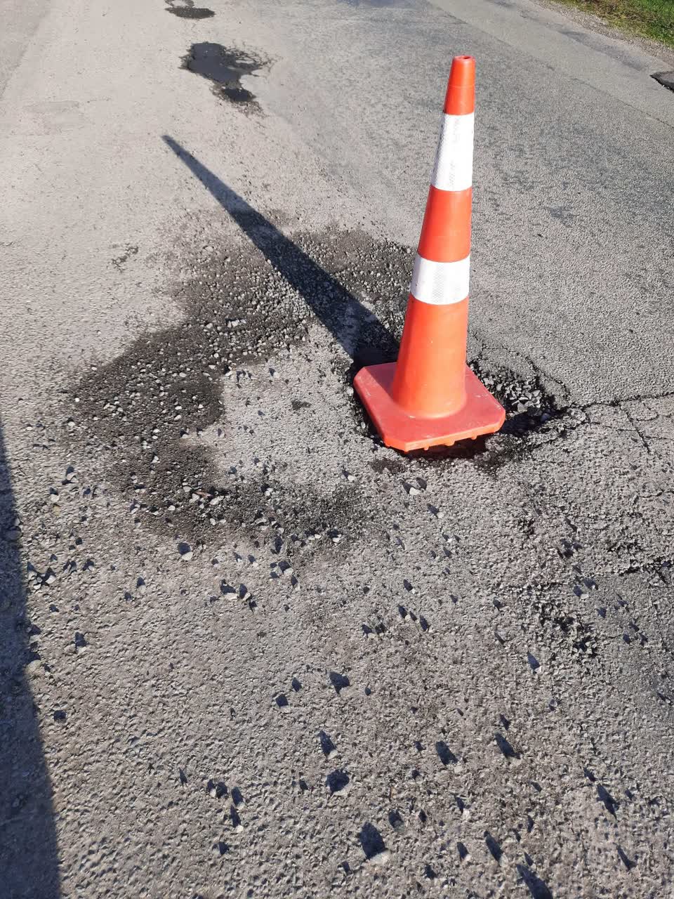 The photograph attached to this roading/streets report
