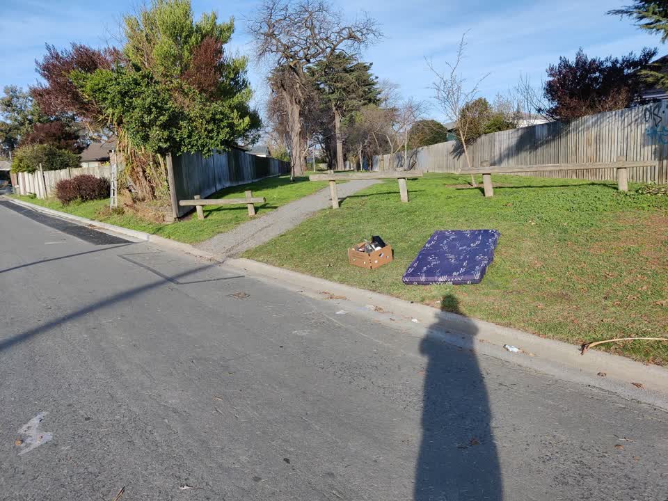 The photograph attached to this rubbish/recycling report