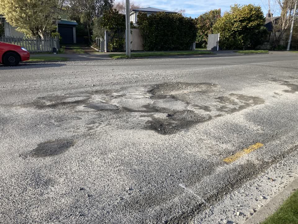 The photograph attached to this roading/streets report