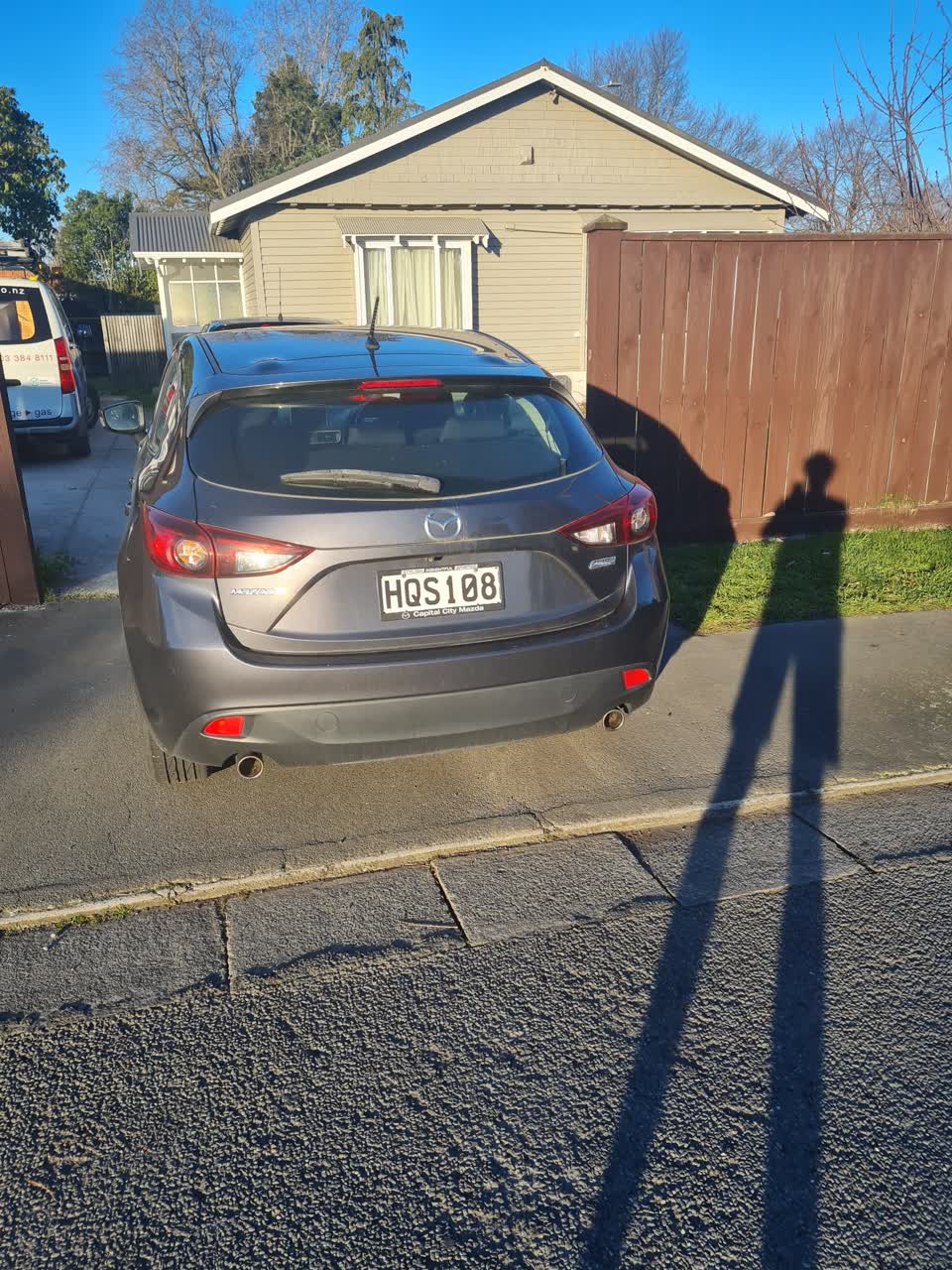 The photograph attached to this roading/streets report