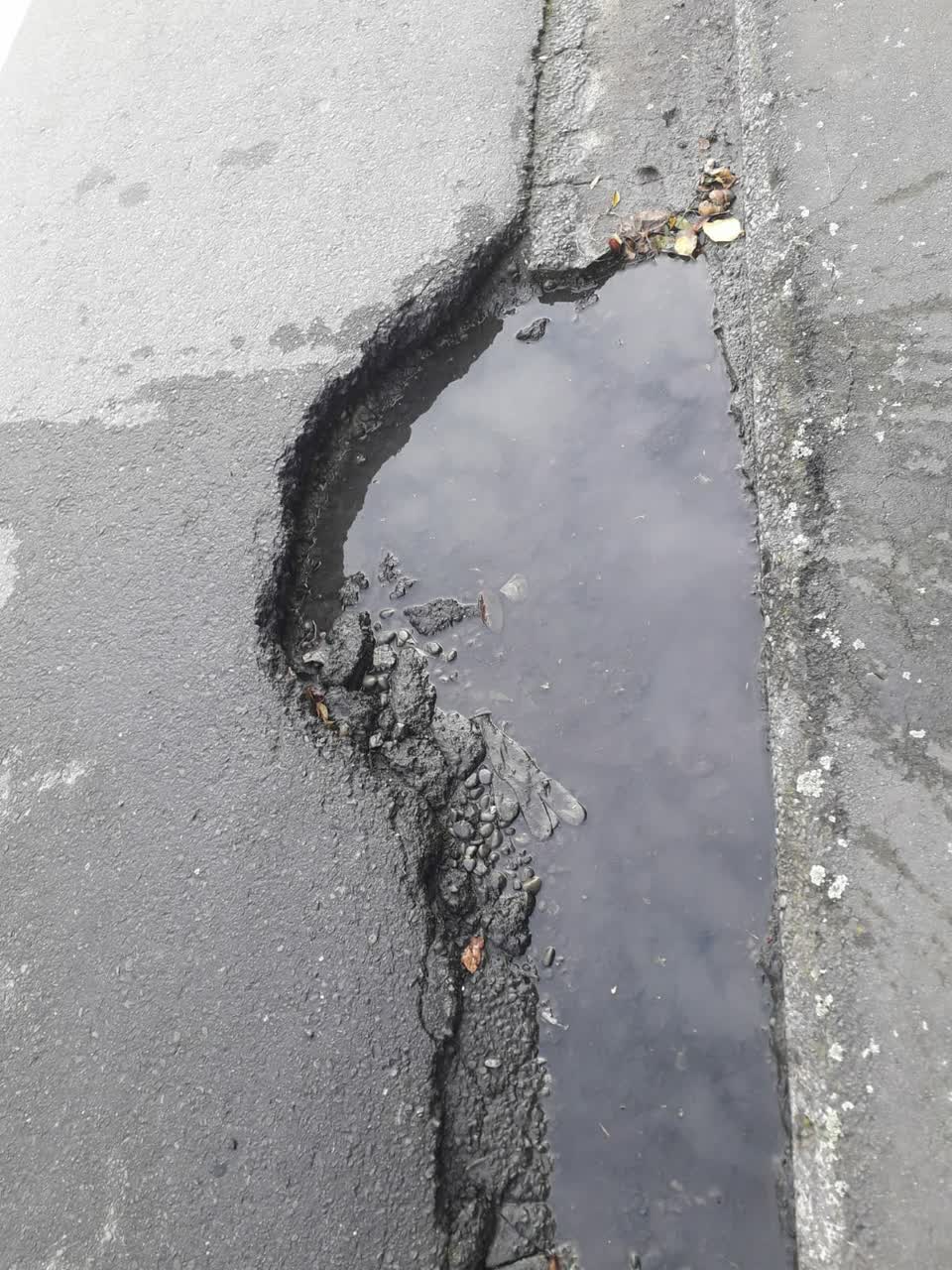 The photograph attached to this roading/streets report