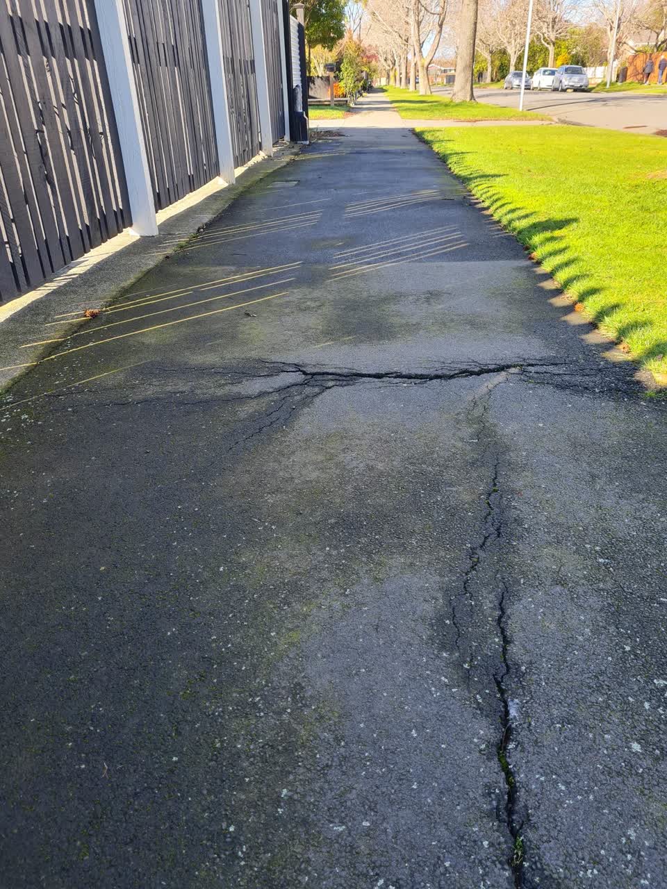The photograph attached to this roading/streets report
