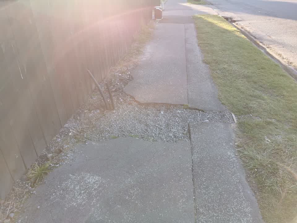 The photograph attached to this roading/streets report