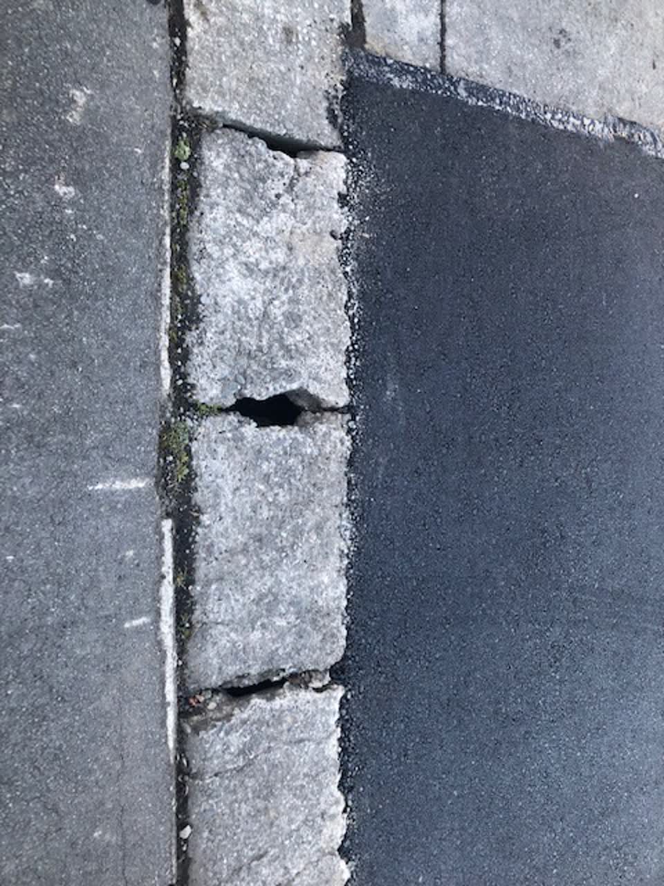 The photograph attached to this roading/streets report