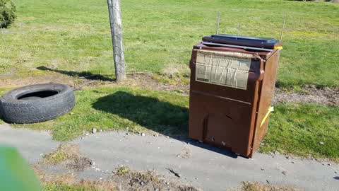 Rubbish/Recycling, a report photo