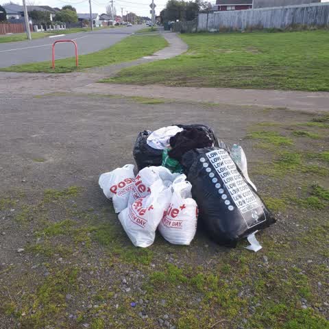 Rubbish/Recycling, a report photo