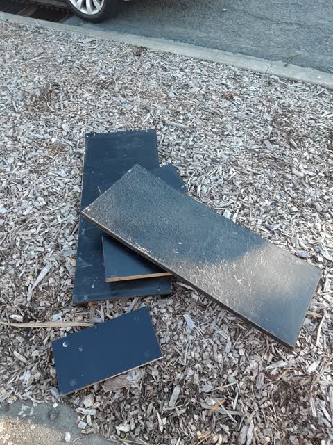 Rubbish/Recycling, a report photo