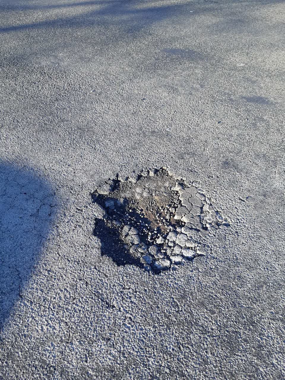 The photograph attached to this roading/streets report