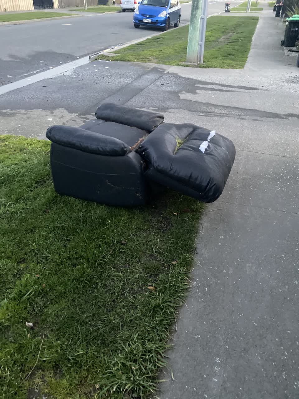 The photograph attached to this rubbish/recycling report