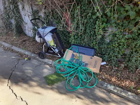Rubbish/Recycling, a report photo