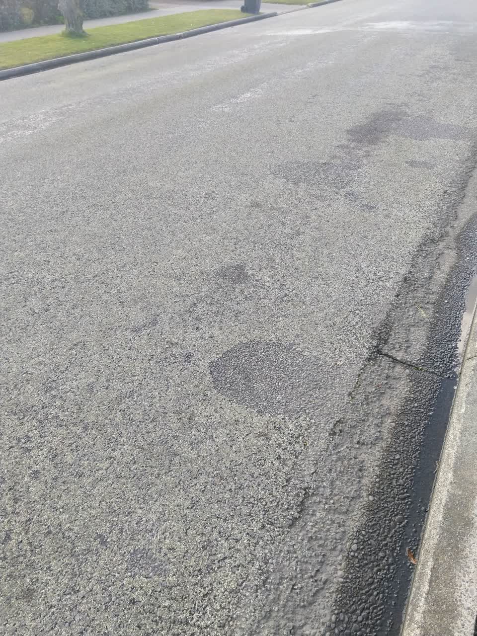 The photograph attached to this roading/streets report