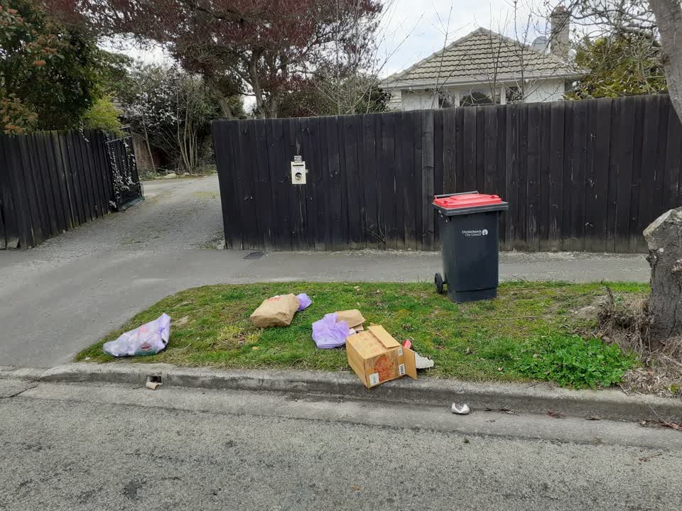 The photograph attached to this rubbish/recycling report
