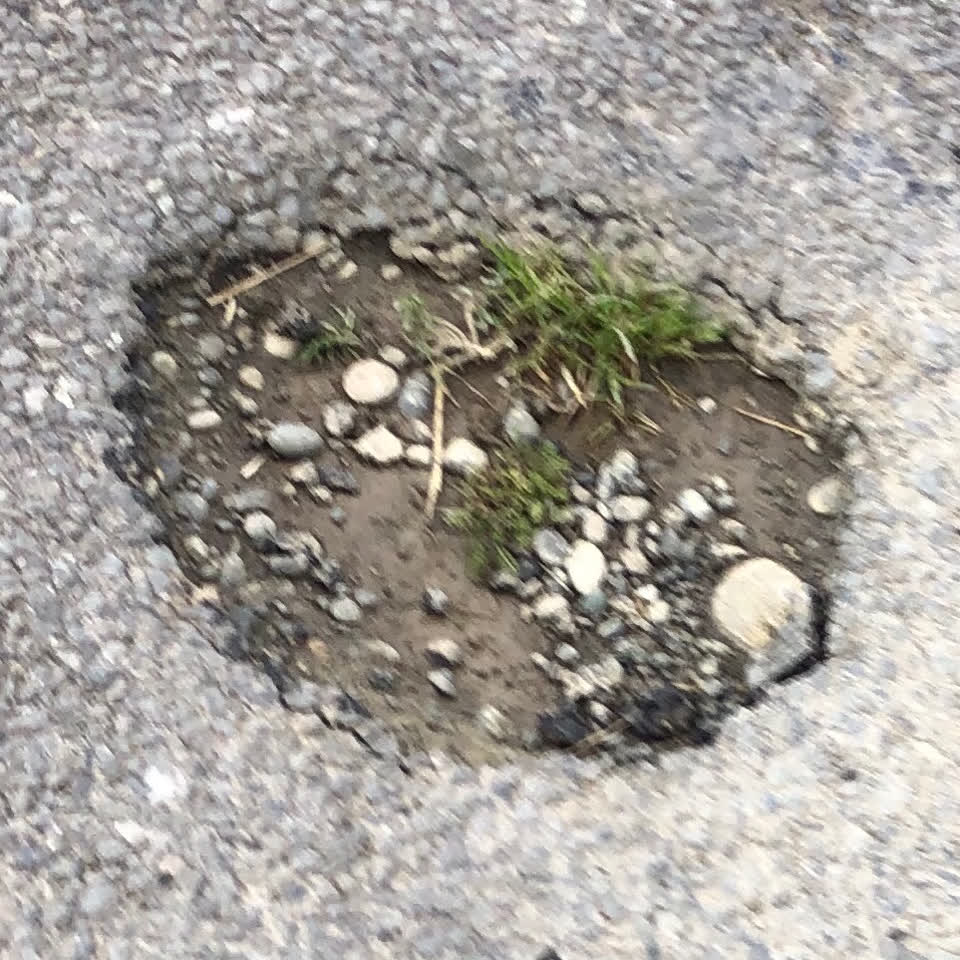 The photograph attached to this roading/streets report