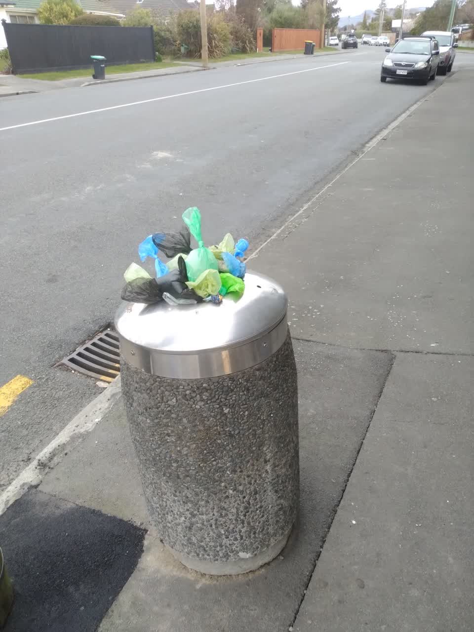 The photograph attached to this rubbish/recycling report