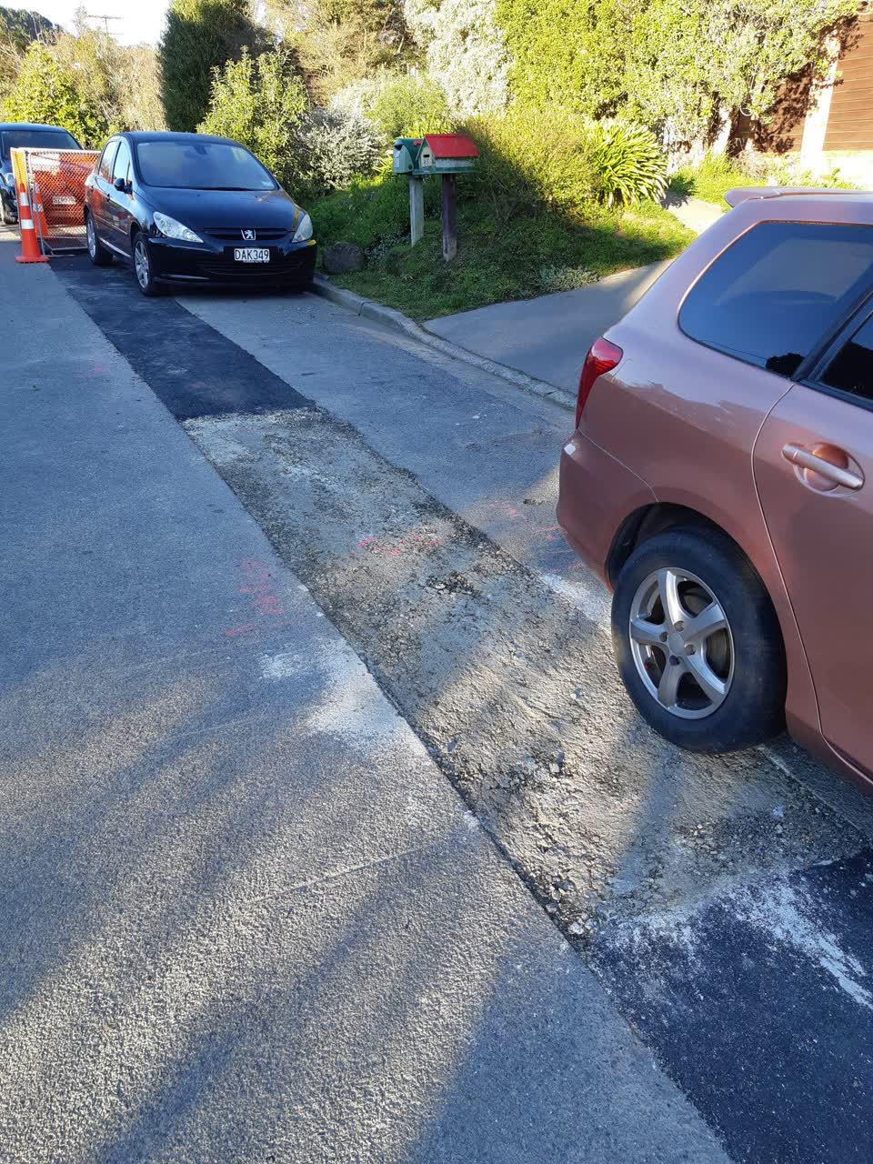 The photograph attached to this roading/streets report