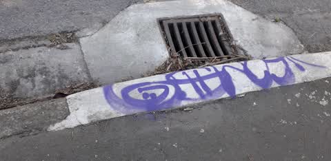 Graffiti, a report photo