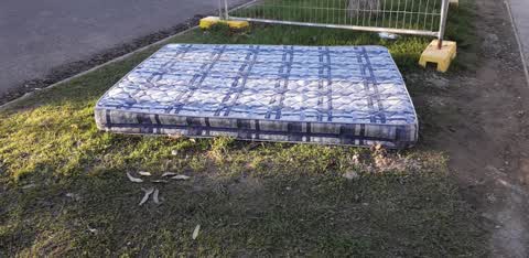 Rubbish/Recycling, a report photo