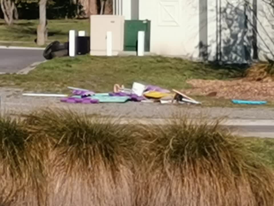 The photograph attached to this rubbish/recycling report
