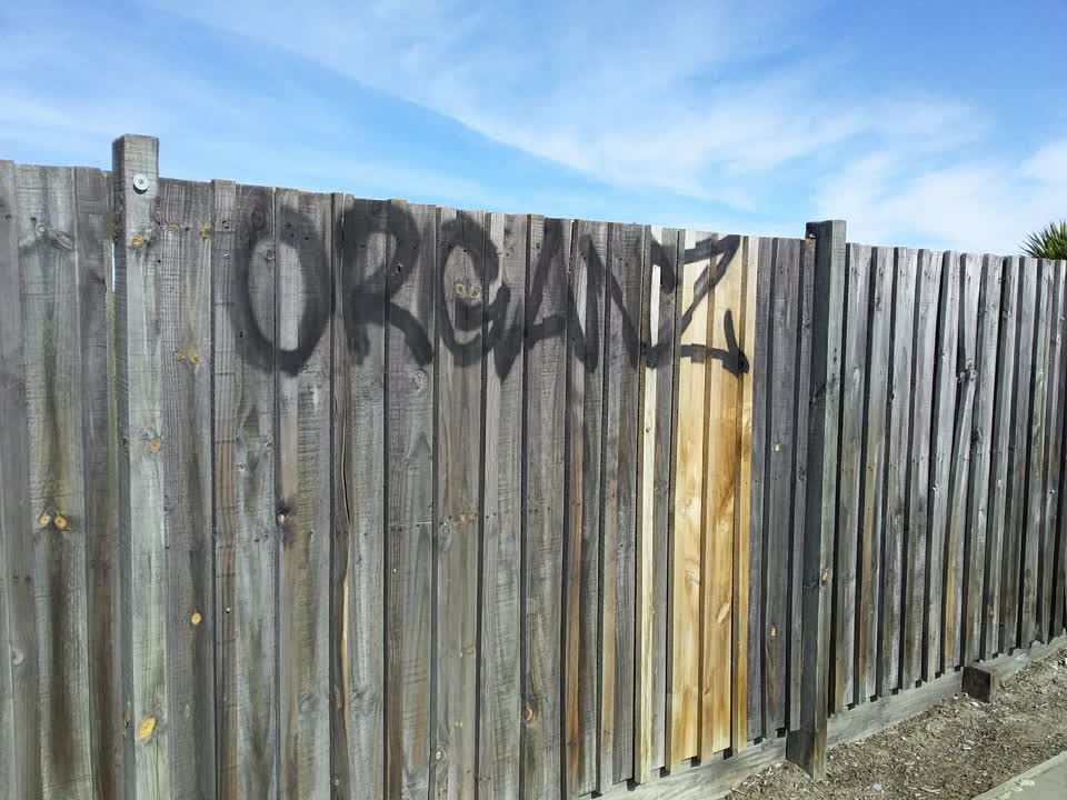 The photograph attached to this graffiti report