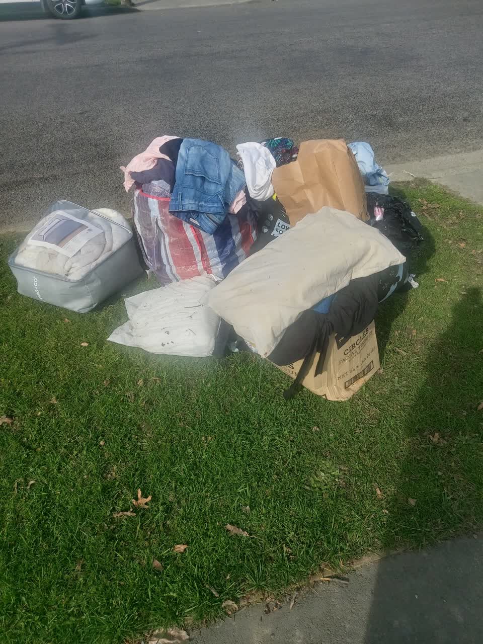 The photograph attached to this rubbish/recycling report