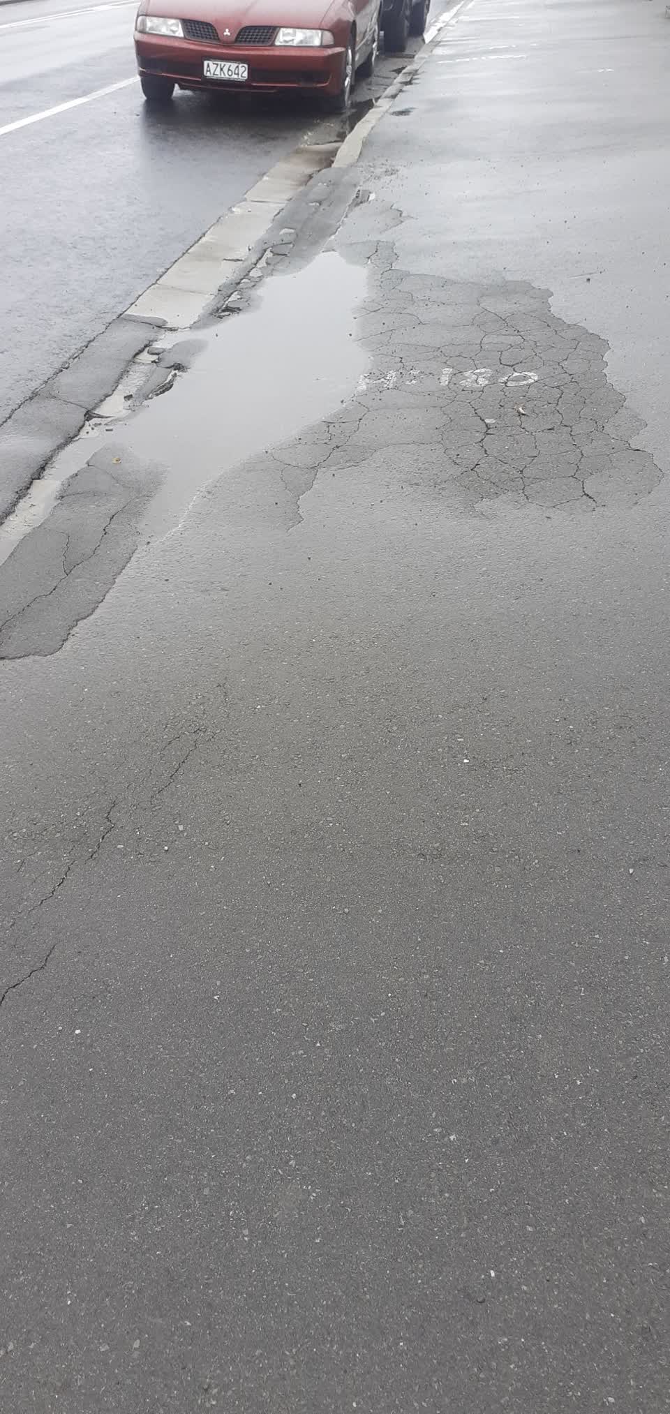 The photograph attached to this roading/streets report