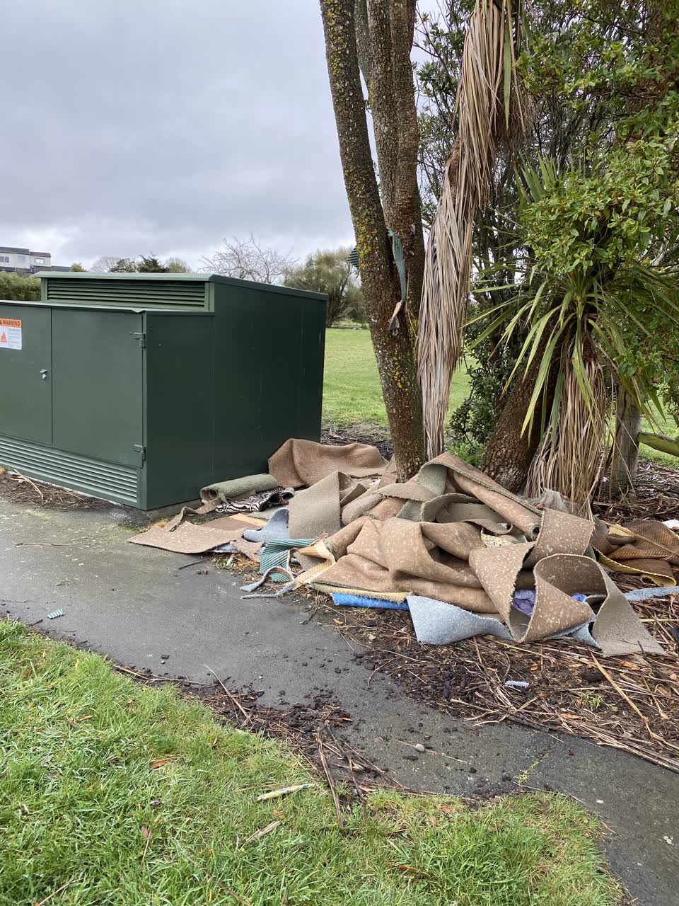 The photograph attached to this rubbish/recycling report