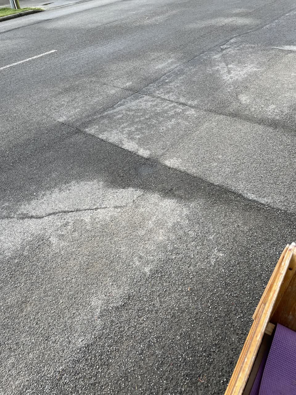 The photograph attached to this roading/streets report