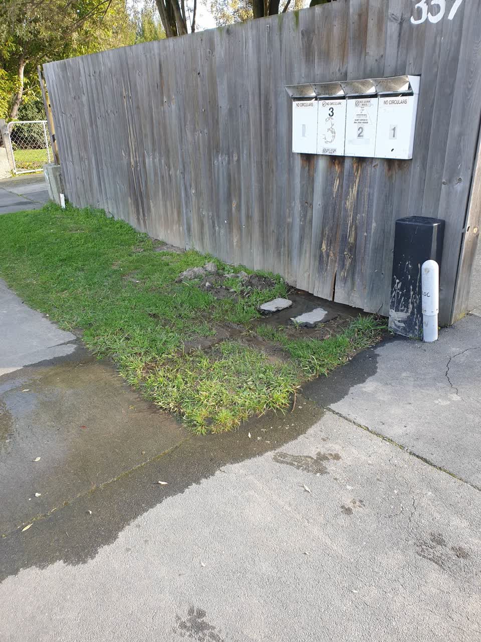 The photograph attached to this water supply report