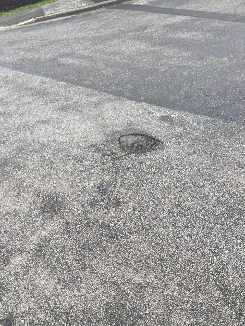 The photograph attached to this roading/streets report