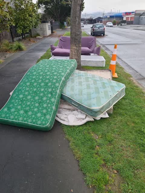 Rubbish/Recycling, a report photo
