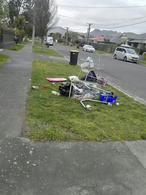 Rubbish/Recycling, a report photo