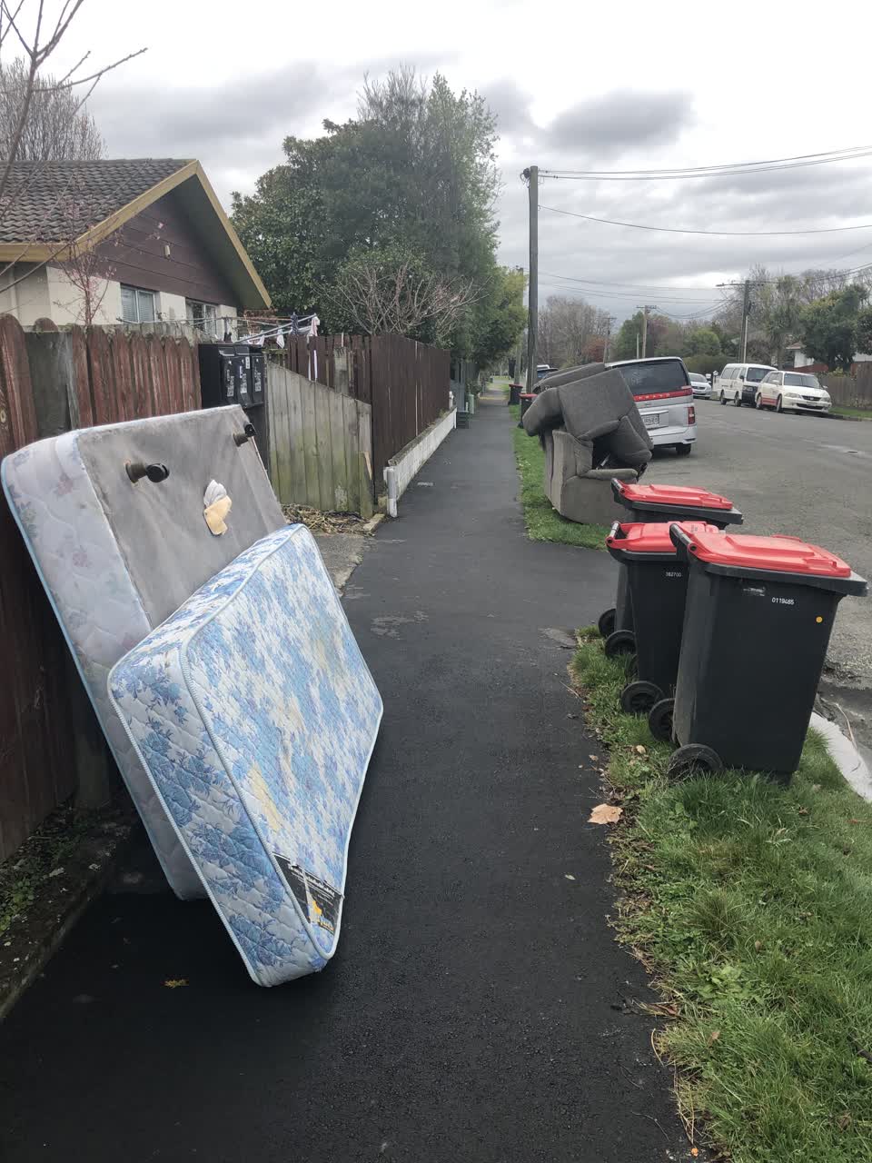 The photograph attached to this rubbish/recycling report
