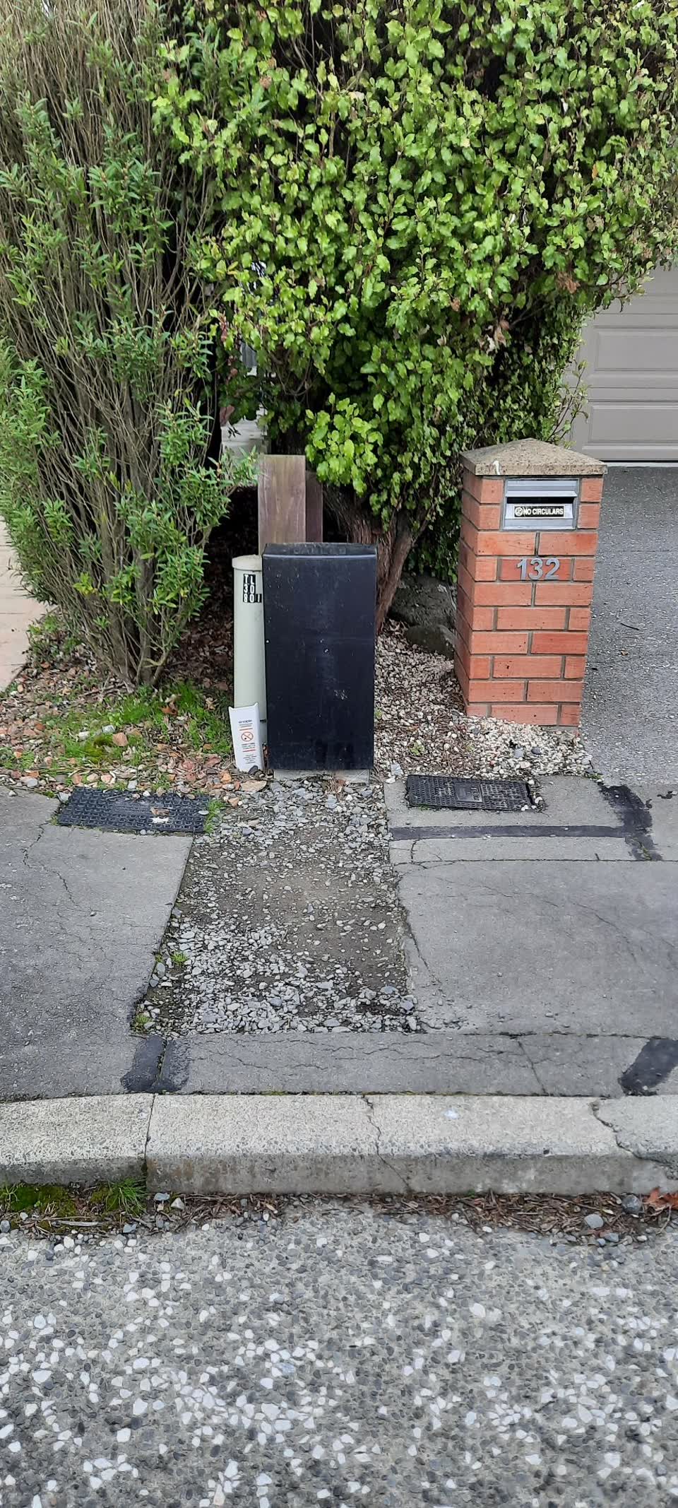 The photograph attached to this roading/streets report