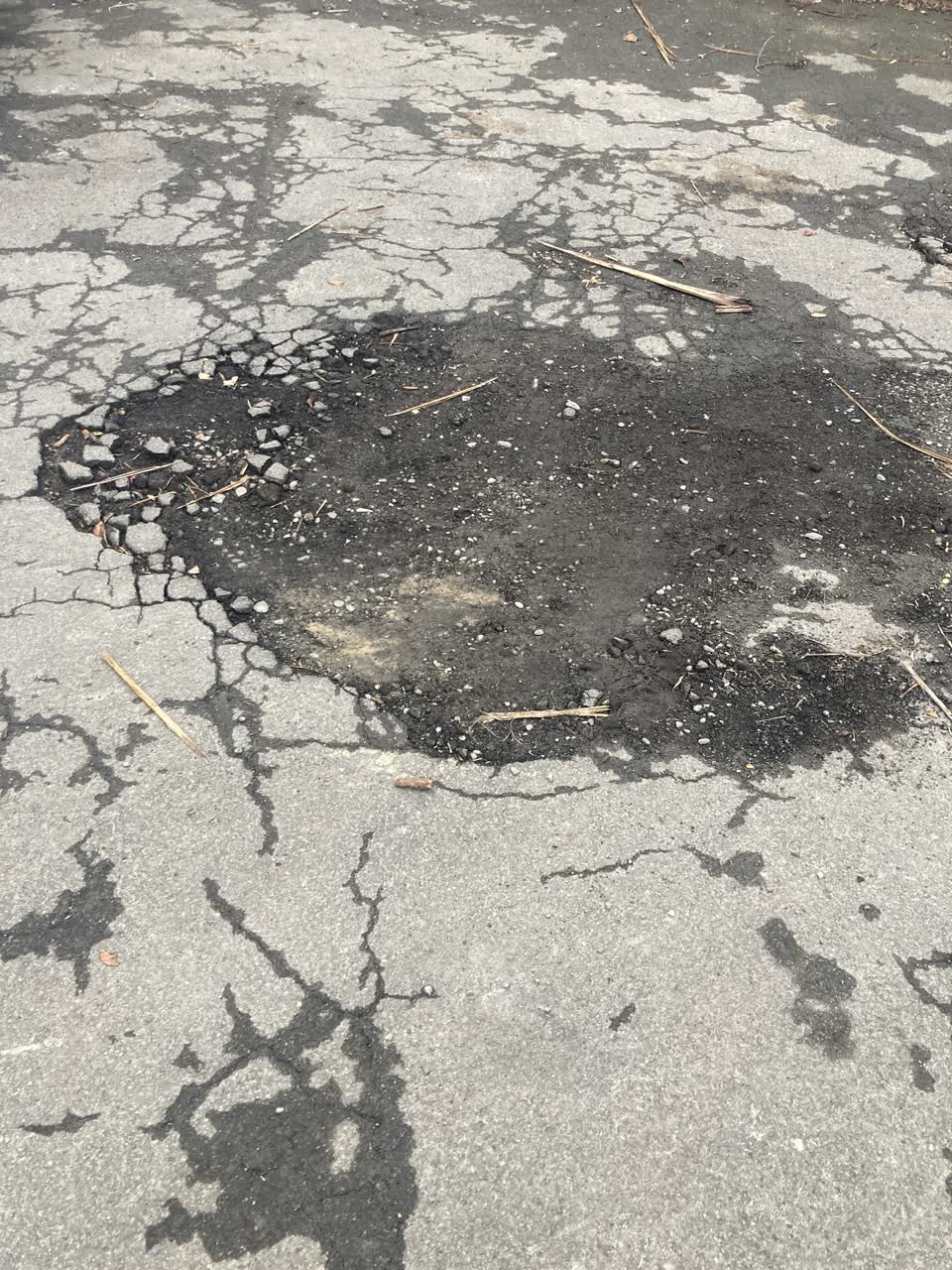 The photograph attached to this roading/streets report