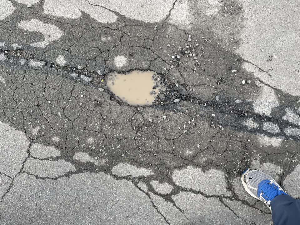 The photograph attached to this roading/streets report