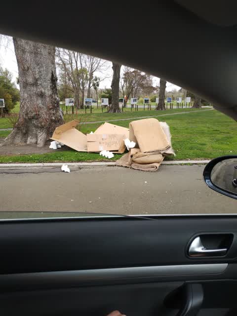 Rubbish/Recycling, a report photo