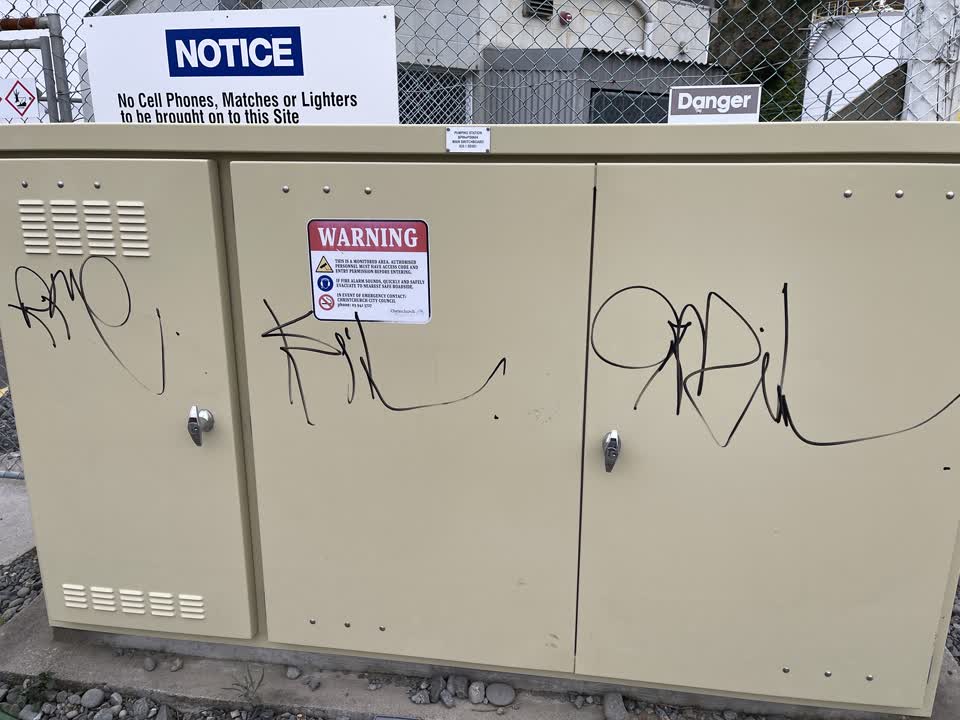 The photograph attached to this graffiti report