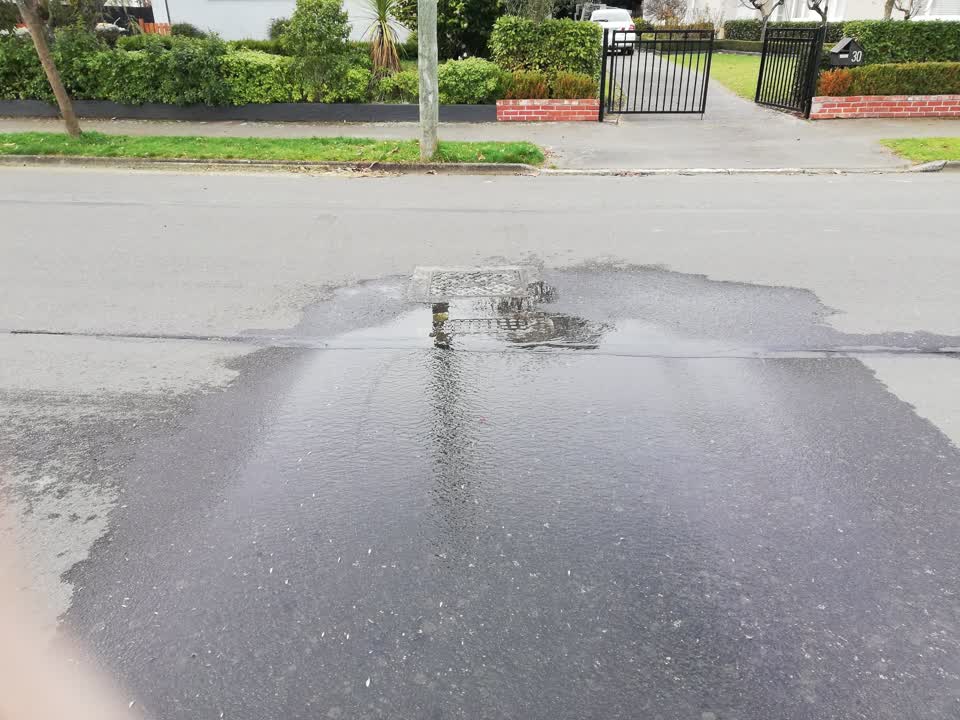 The photograph attached to this sewer - leak / blockage report