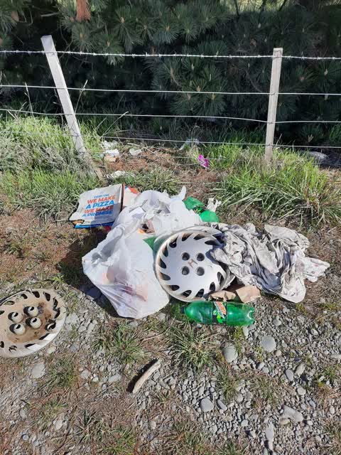 Rubbish/Recycling, a report photo