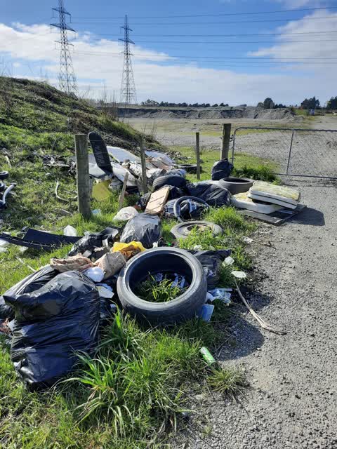 Rubbish/Recycling, a report photo