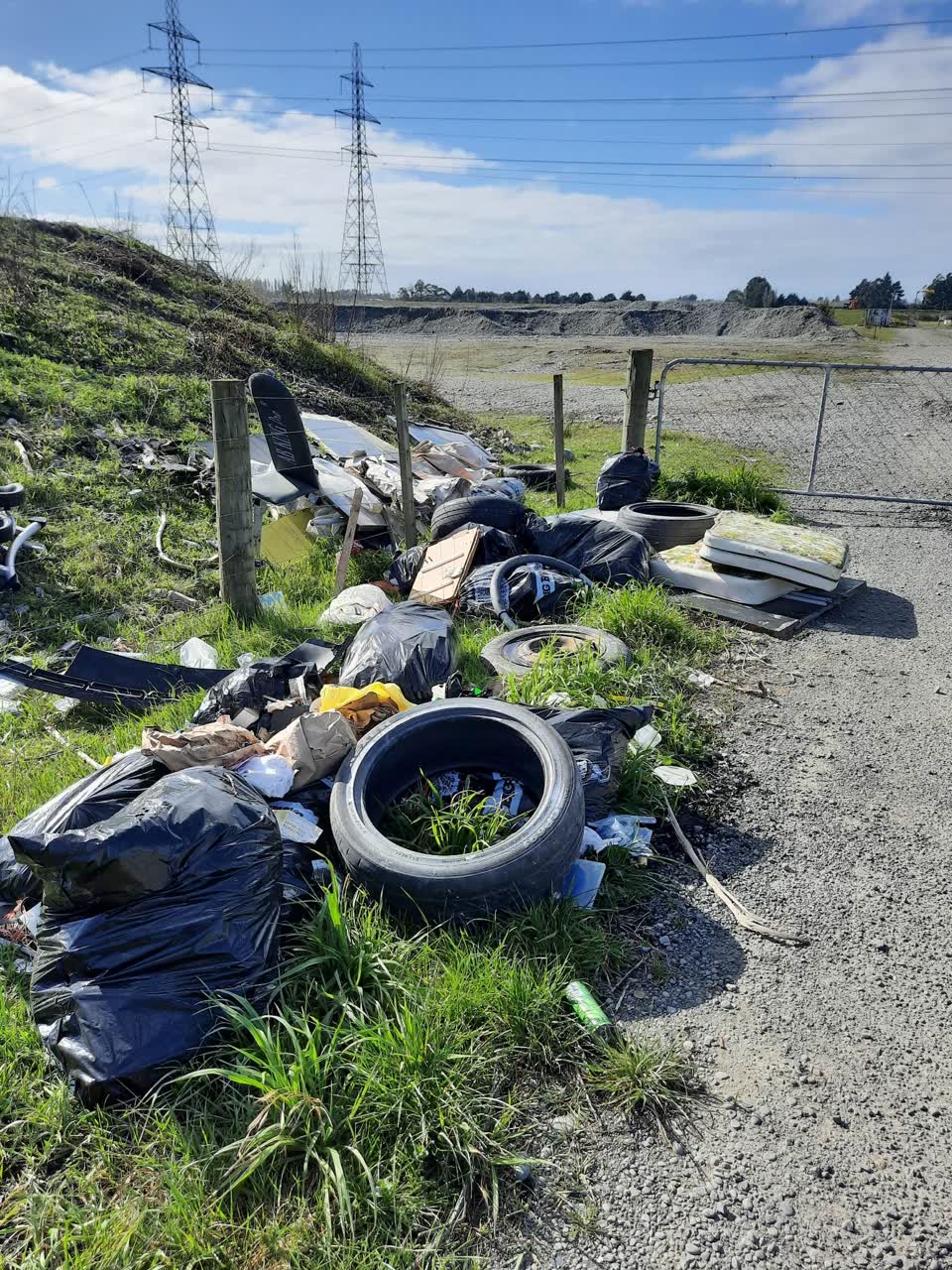 The photograph attached to this rubbish/recycling report